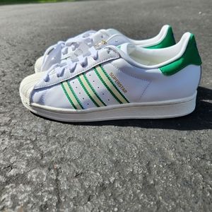 Men's Adidas Superstar- green/white- size 6- NWT